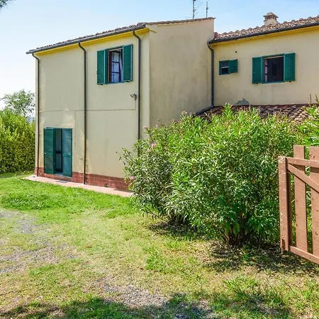 4 Bedroom Lovely In Holiday home *