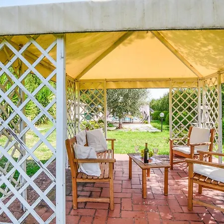 4 Bedroom Lovely In Holiday home *