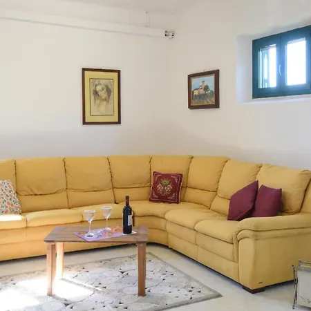 度假居 4 Bedroom Lovely In *